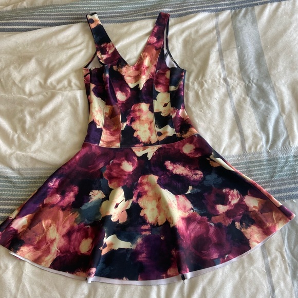 Abercrombie and Fitch Floral Mini Dress - Picture 2 of 6